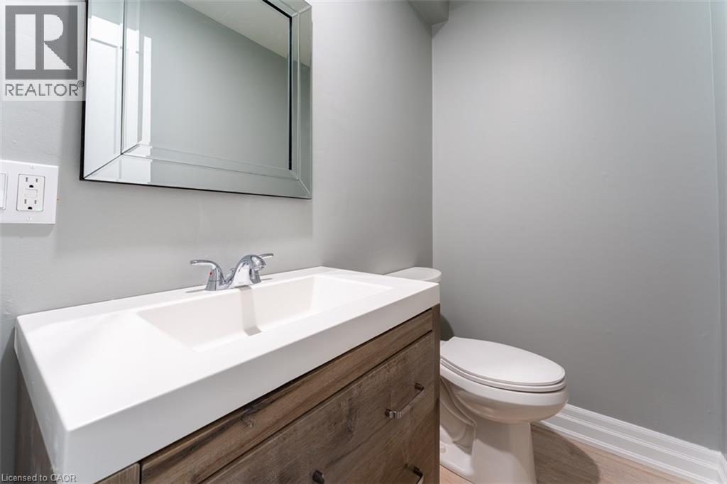 1011 White Oak Drive Unit# 2, Burlington, Ontario  L7T 2L3 - Photo 12 - 40784818