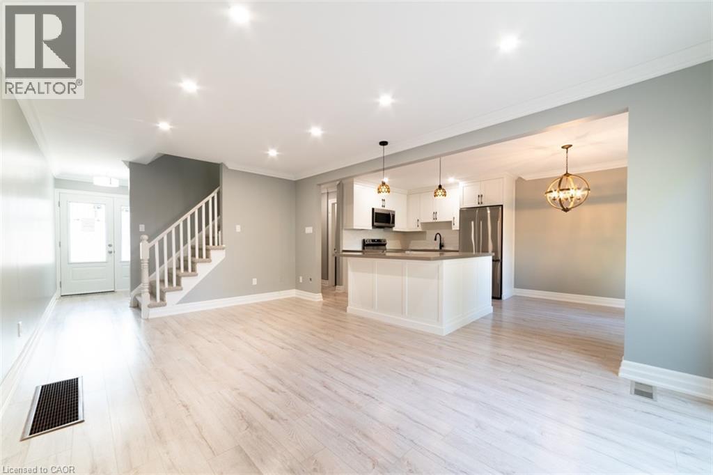 1011 White Oak Drive Unit# 2, Burlington, Ontario  L7T 2L3 - Photo 7 - 40784818