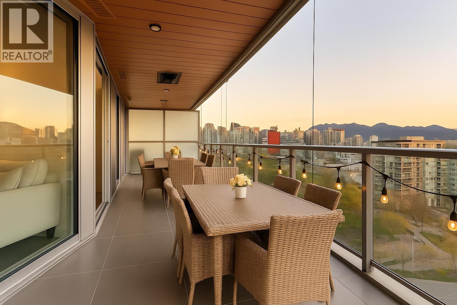 911 1768 Cook Street, Vancouver, British Columbia  V5Y 0N3 - Photo 2 - R3063327