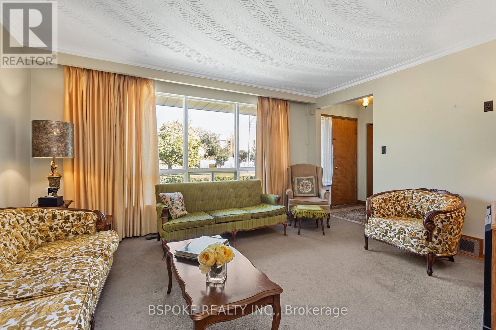 54 Warner Avenue, Toronto, Ontario  M4A 1Z4 - Photo 6 - C12418458