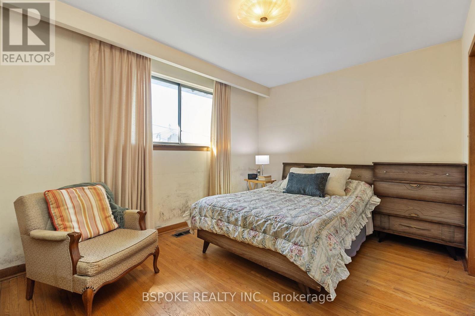 54 Warner Avenue, Toronto, Ontario  M4A 1Z4 - Photo 16 - C12418458