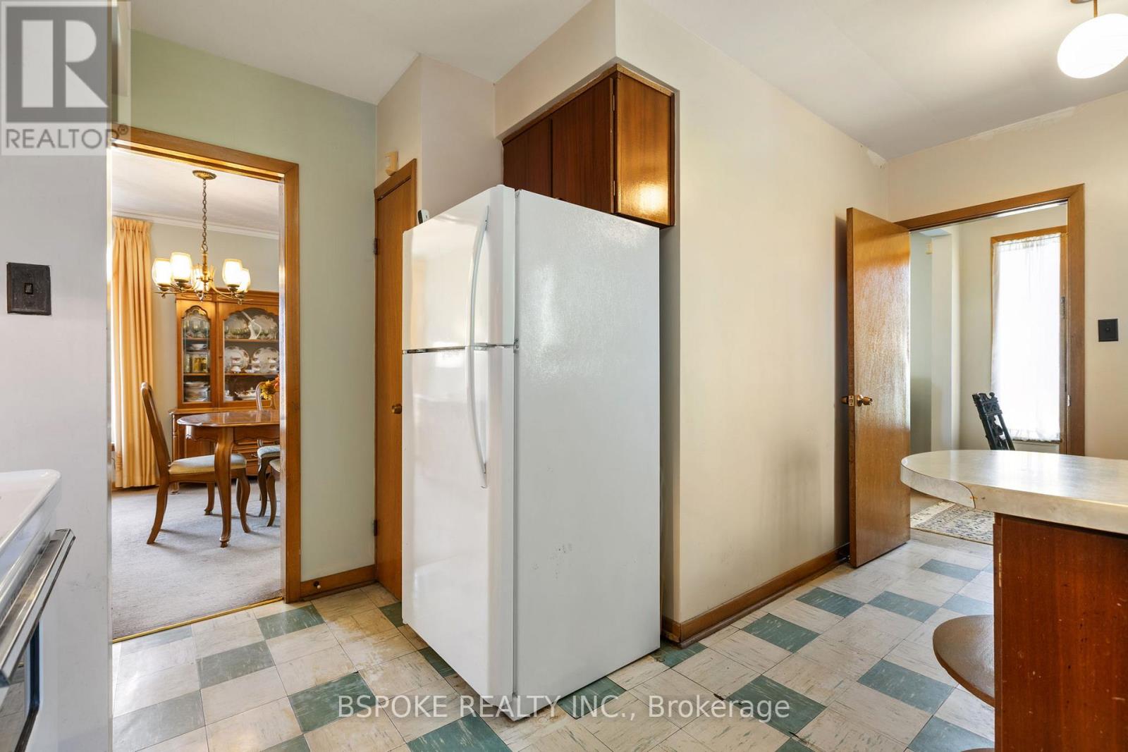 54 Warner Avenue, Toronto, Ontario  M4A 1Z4 - Photo 14 - C12418458