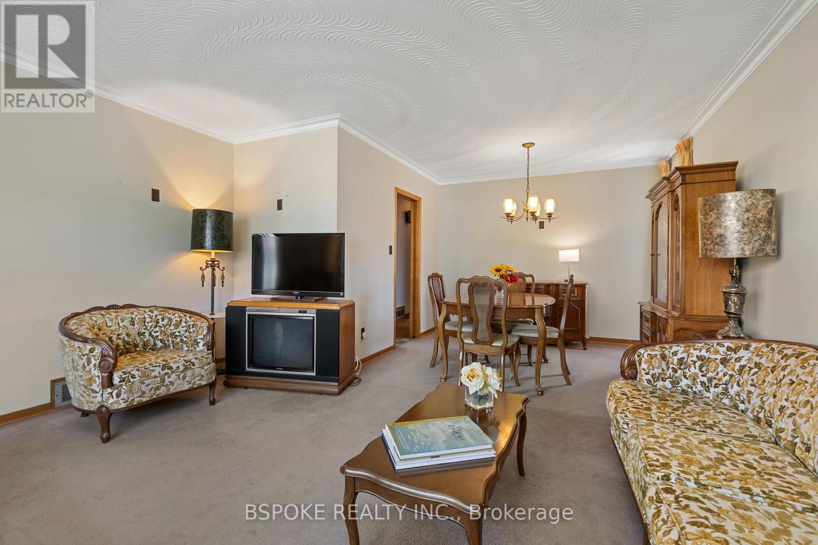 54 Warner Avenue, Toronto, Ontario  M4A 1Z4 - Photo 7 - C12418458