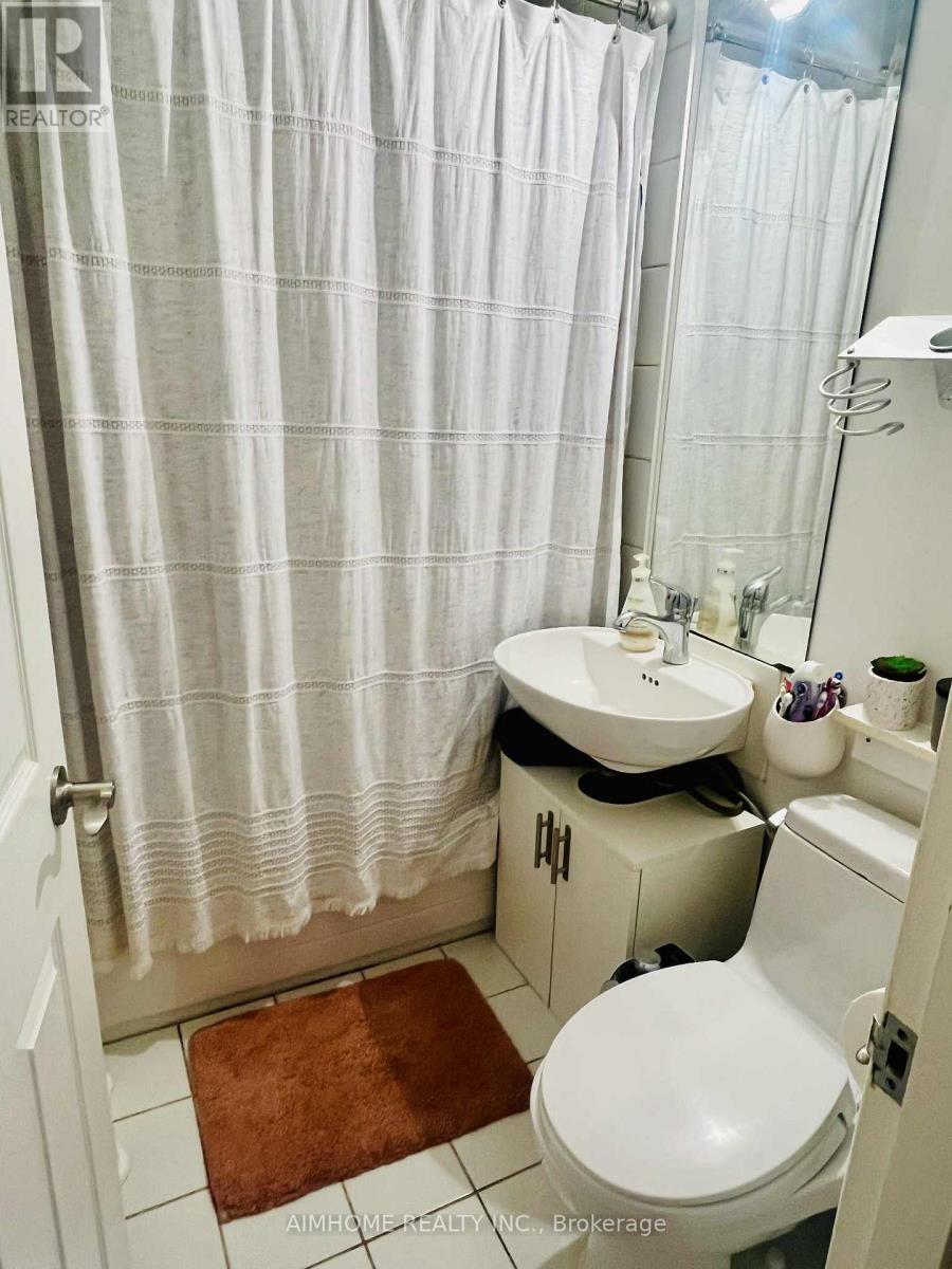 43 Plateau Crescent, Toronto, Ontario  M3C 1M9 - Photo 15 - C12472616