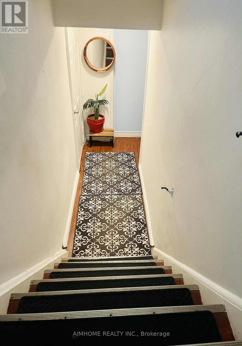 43 Plateau Crescent, Toronto, Ontario  M3C 1M9 - Photo 13 - C12472616