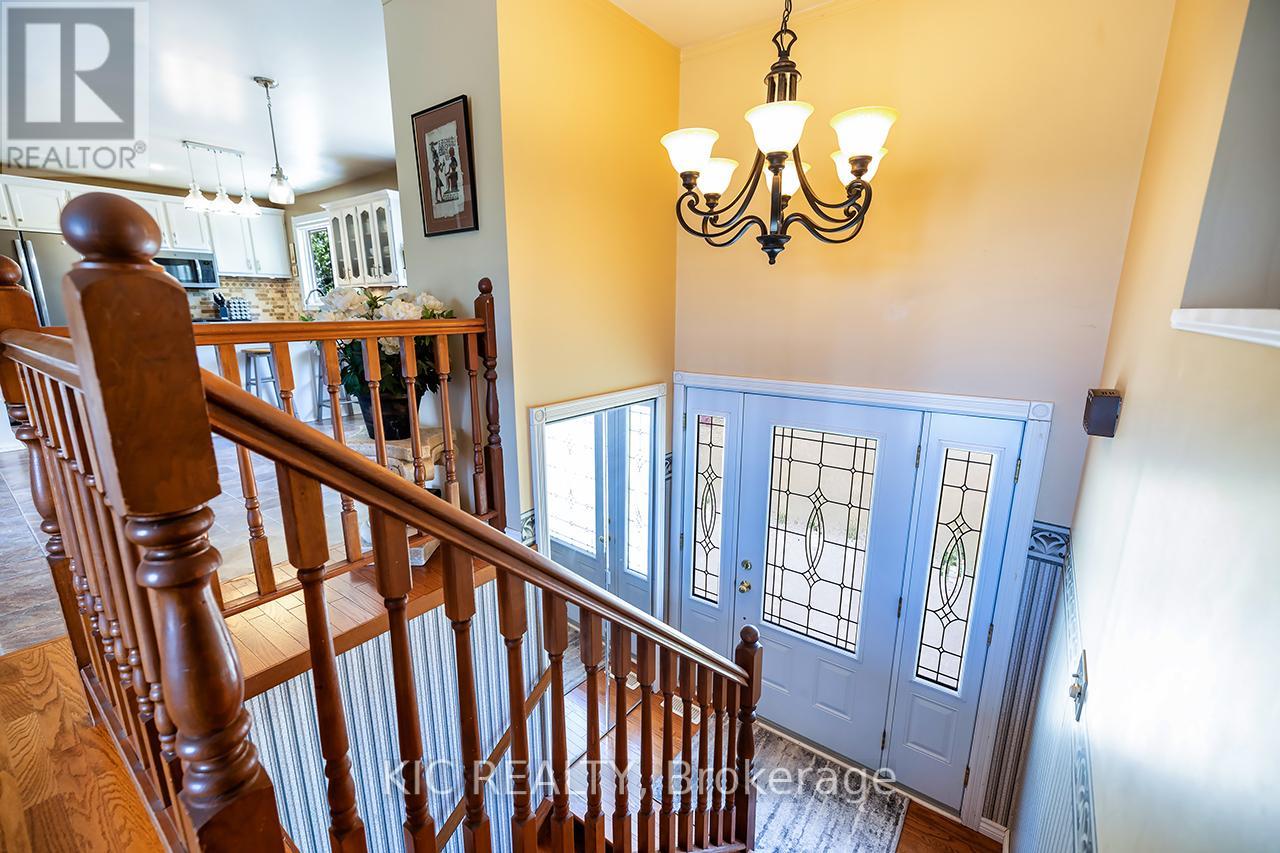 812 Frank Hill Road, Kawartha Lakes, Ontario  K9J 6X3 - Photo 4 - X12354331