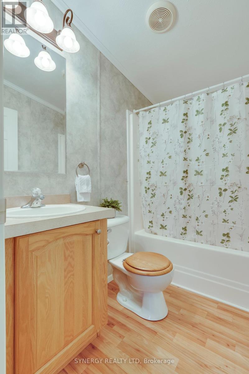 461 Richard Crescent, Strathroy-Caradoc, Ontario  N7G 0C5 - Photo 16 - X12213606