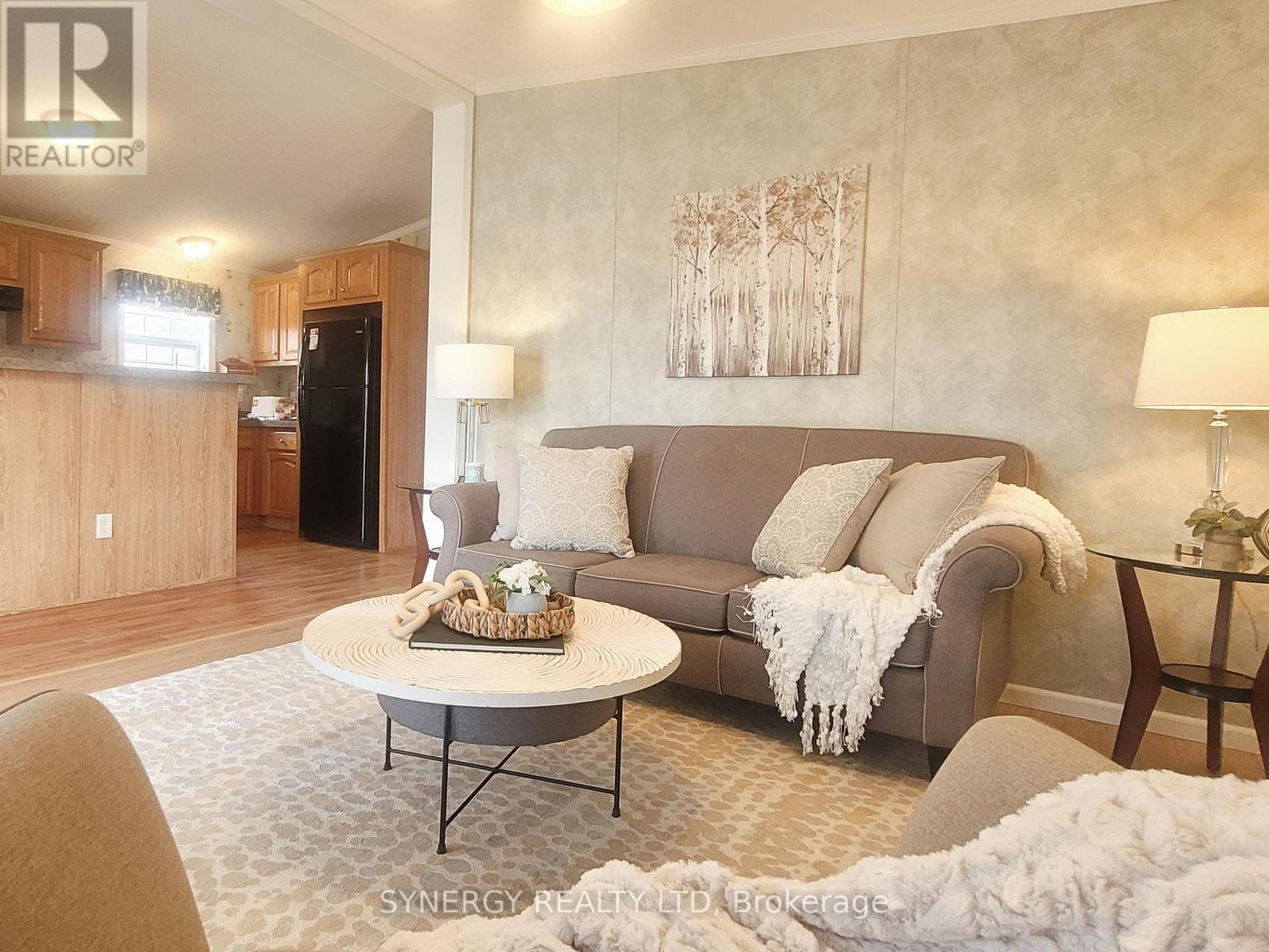 461 Richard Crescent, Strathroy-Caradoc, Ontario  N7G 0C5 - Photo 3 - X12213606