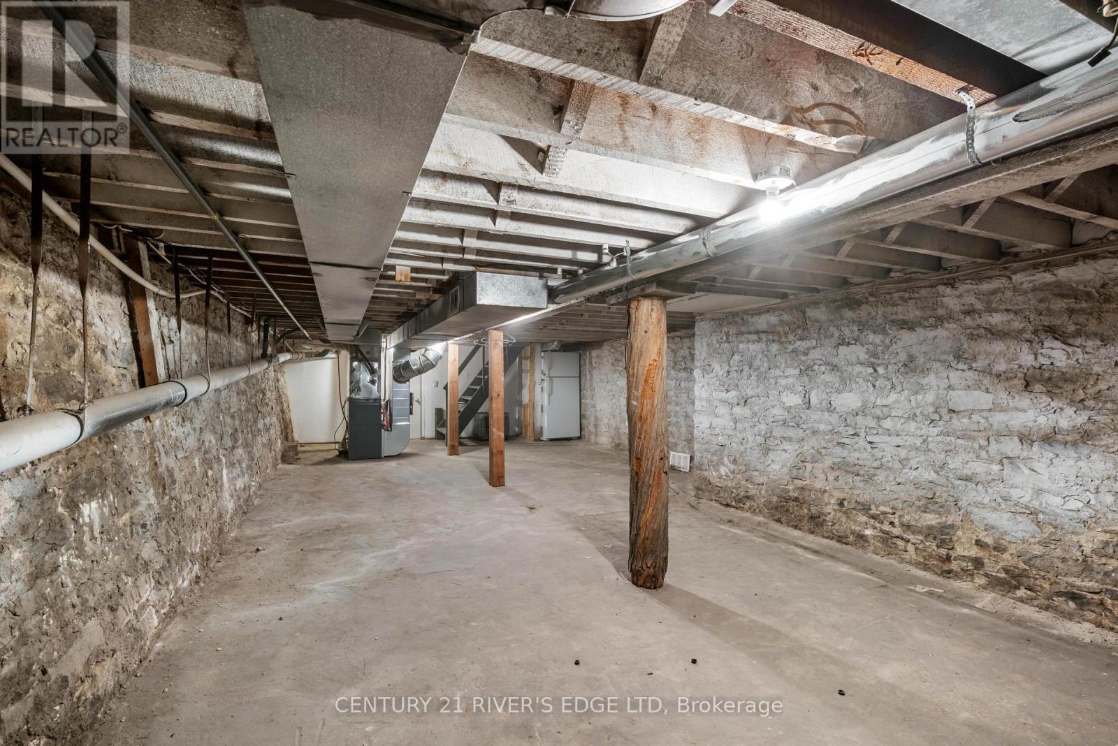 228-232 King Street W, Prescott, Ontario K0E 1T0 - Photo 18 - X12283240