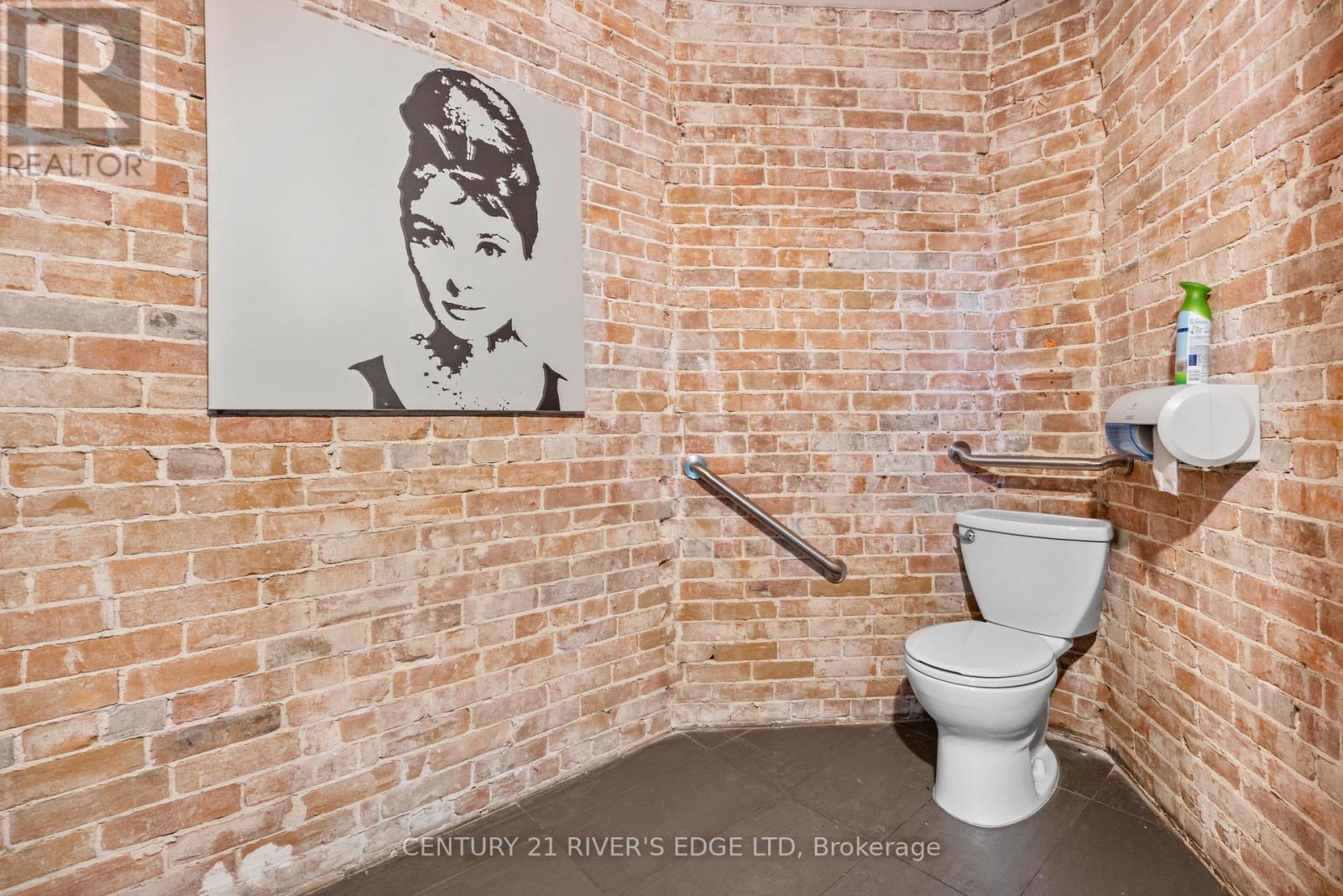 228-232 King Street W, Prescott, Ontario K0E 1T0 - Photo 17 - X12283240