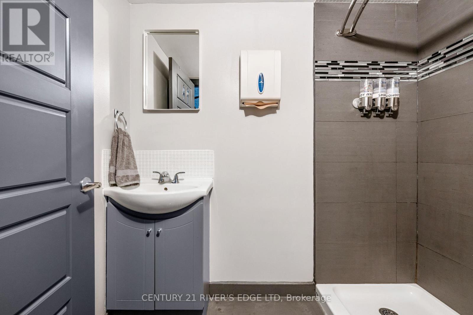 228-232 King Street W, Prescott, Ontario K0E 1T0 - Photo 15 - X12283240