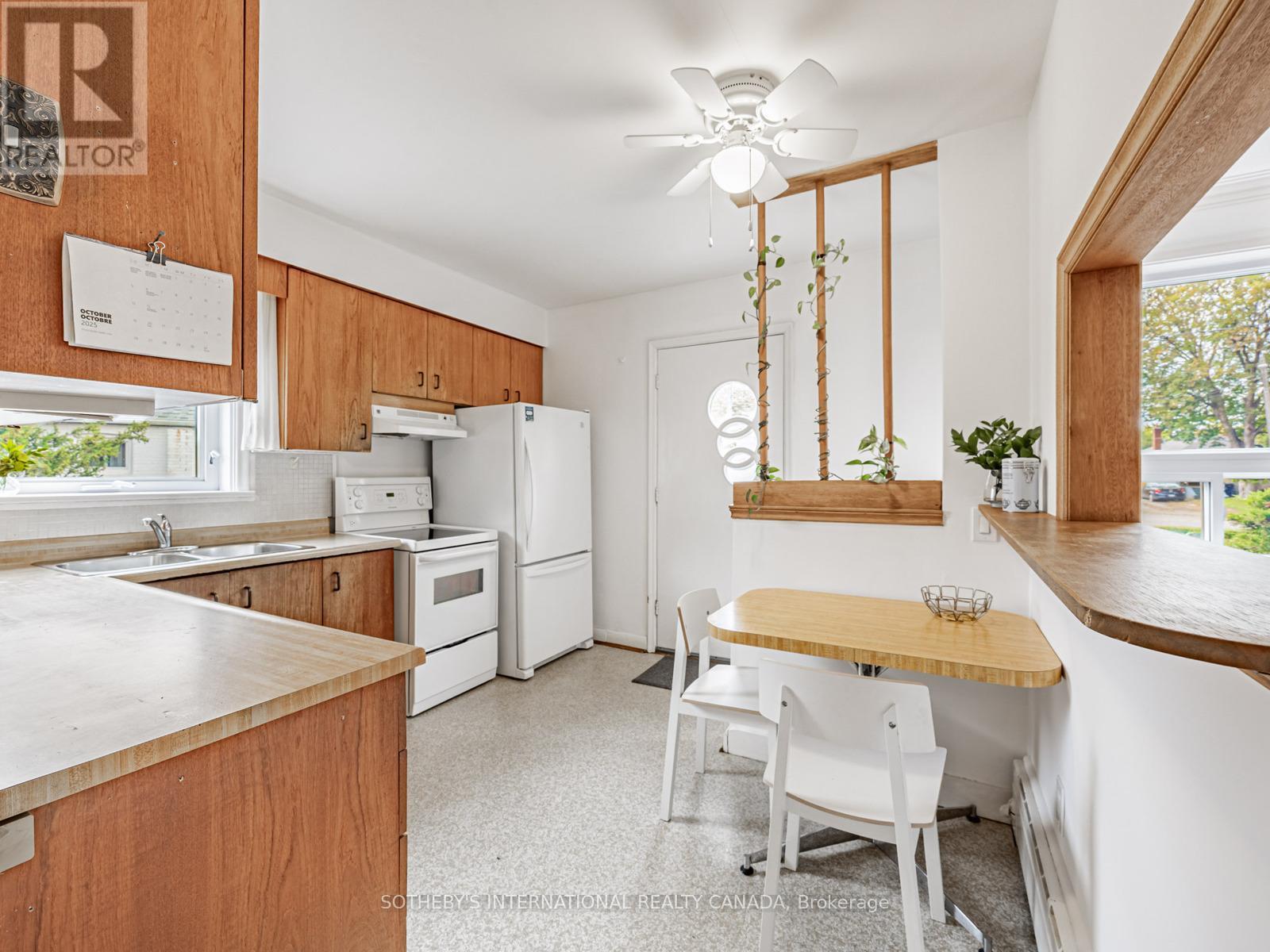 21 Tripp Crescent, Toronto (Dorset Park), Ontario  M1P 1B4 - Photo 6 - E12479007