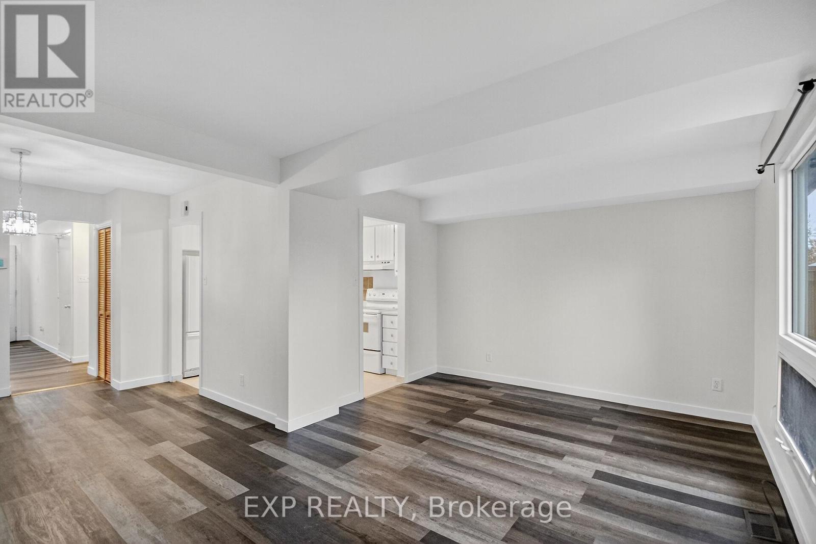 109 Theresa Private, Ottawa, Ontario  K1V 0E7 - Photo 13 - X12496904