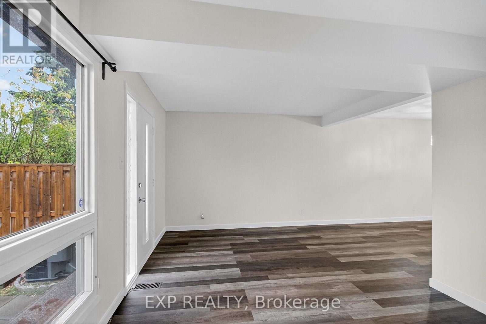 109 Theresa Private, Ottawa, Ontario  K1V 0E7 - Photo 17 - X12496904