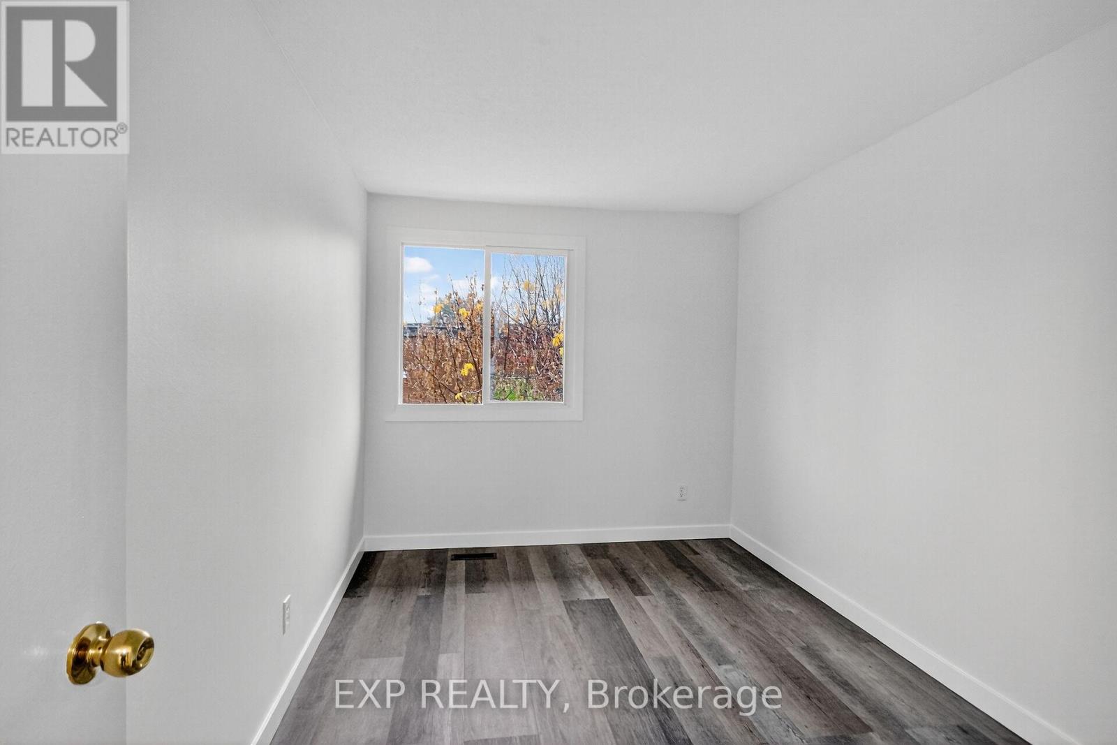 109 Theresa Private, Ottawa, Ontario  K1V 0E7 - Photo 25 - X12496904