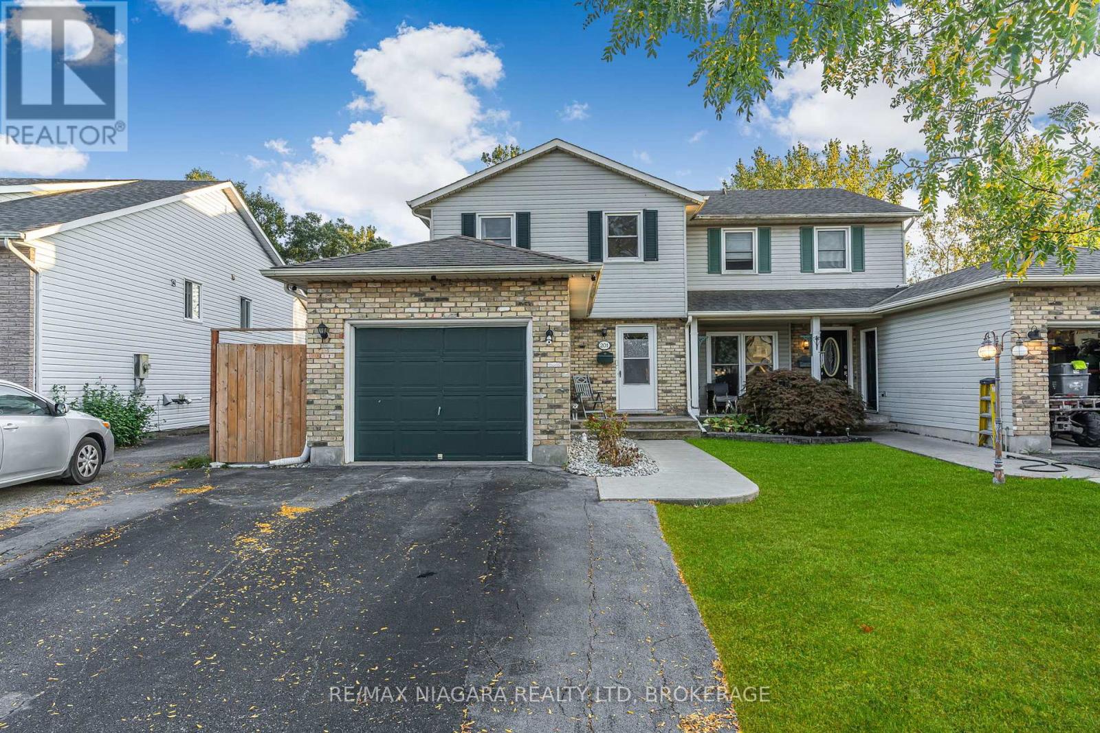 201 Windsor Street, Welland, Ontario  L3C 7E3 - Photo 1 - X12495806