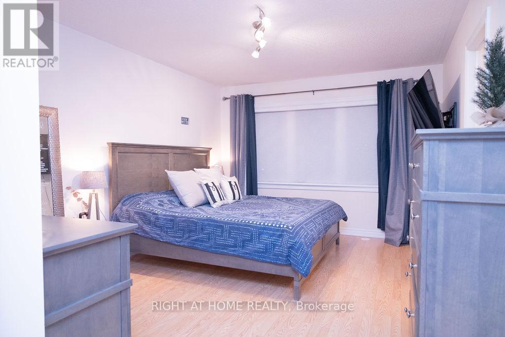 169 Zokol Drive, Aurora, Ontario  L4G 0C4 - Photo 12 - N12494290