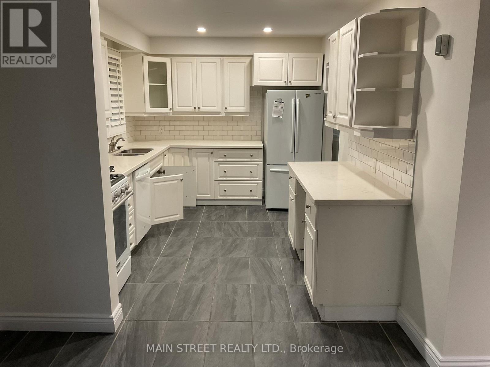 Main Floor - 4365 7th Line, Bradford West Gwillimbury, Ontario  L0G 1B0 - Photo 7 - N12494206