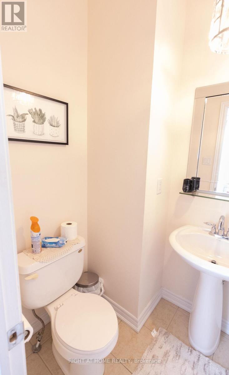 169 Zokol Drive, Aurora, Ontario  L4G 0C4 - Photo 18 - N12494290