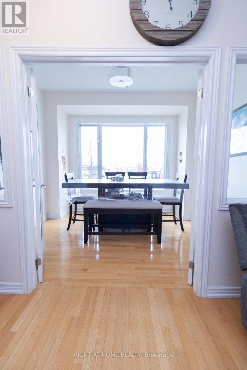 169 Zokol Drive, Aurora, Ontario  L4G 0C4 - Photo 11 - N12494290