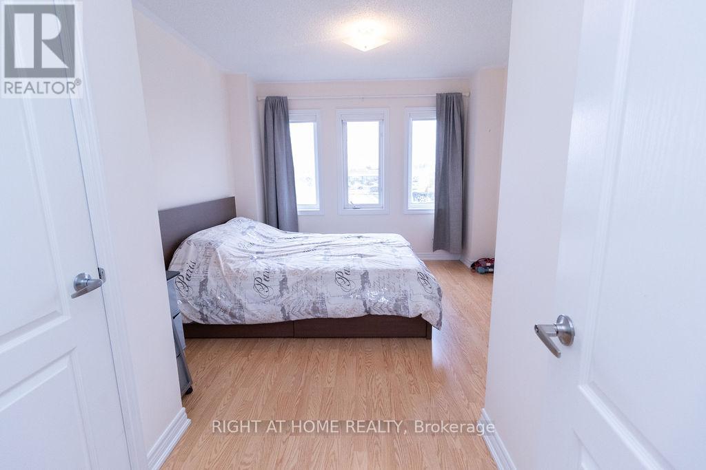 169 Zokol Drive, Aurora, Ontario  L4G 0C4 - Photo 19 - N12494290