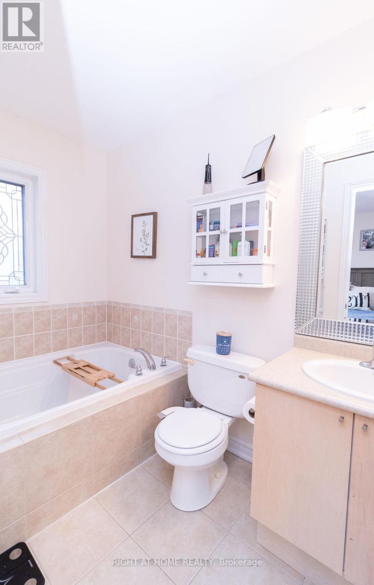 169 Zokol Drive, Aurora, Ontario  L4G 0C4 - Photo 25 - N12494290