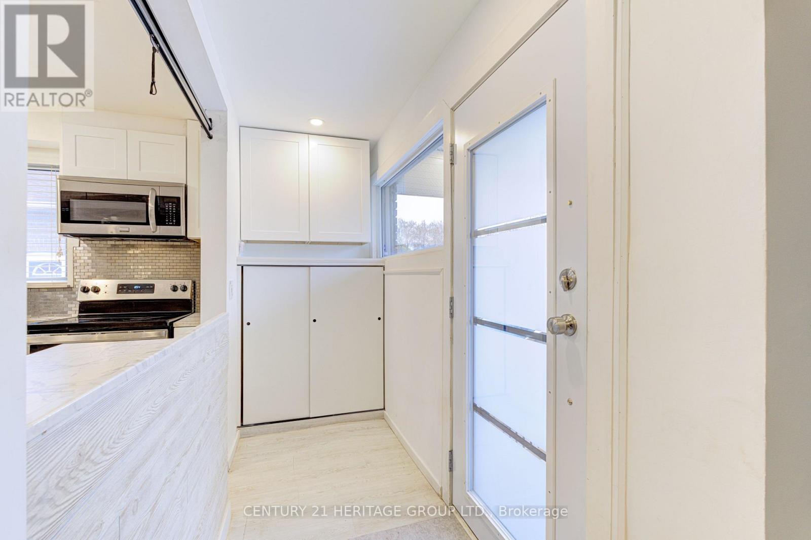 82 Harrison Drive, Newmarket, Ontario  L3Y 4P4 - Photo 18 - N12495592