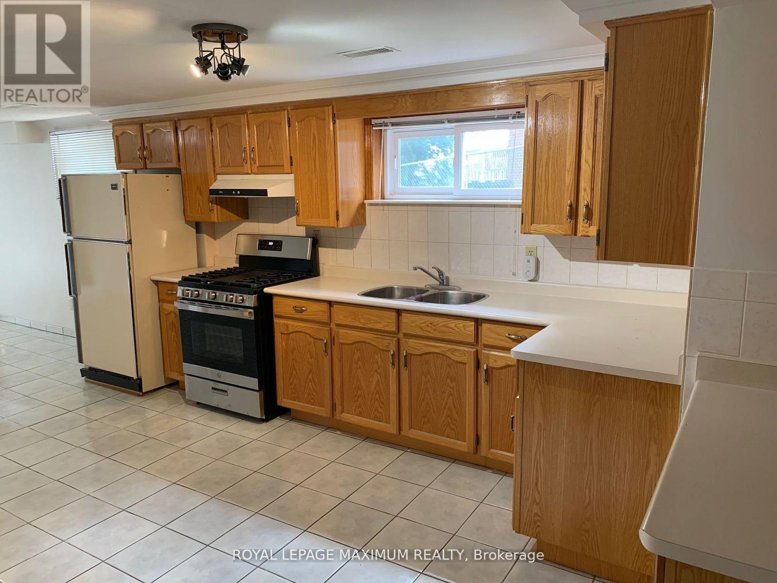 155 Rainbow Drive, Vaughan, Ontario  L4L 2K8 - Photo 2 - N12495000