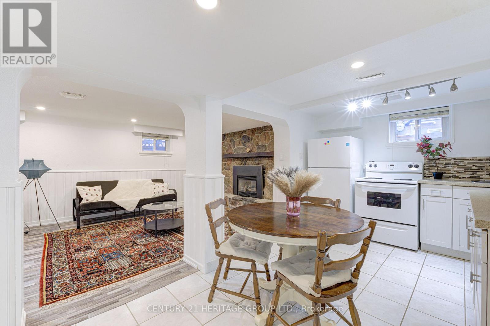 82 Harrison Drive, Newmarket, Ontario  L3Y 4P4 - Photo 29 - N12495592