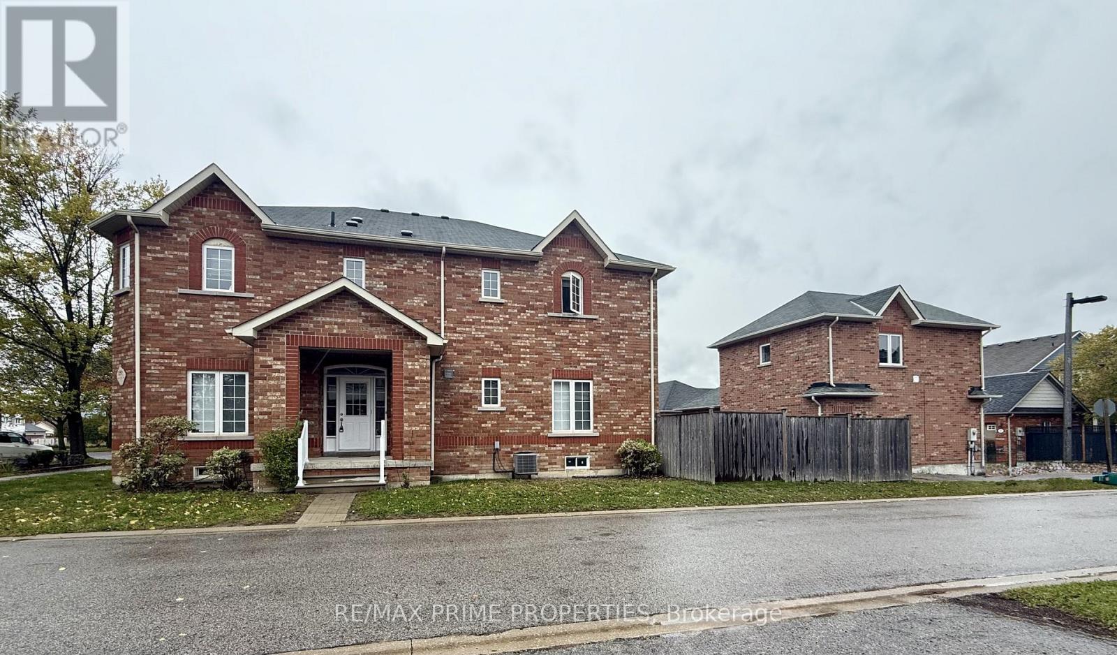 152 Whites Hill Avenue, Markham, Ontario  L6B 1C7 - Photo 2 - N12444678