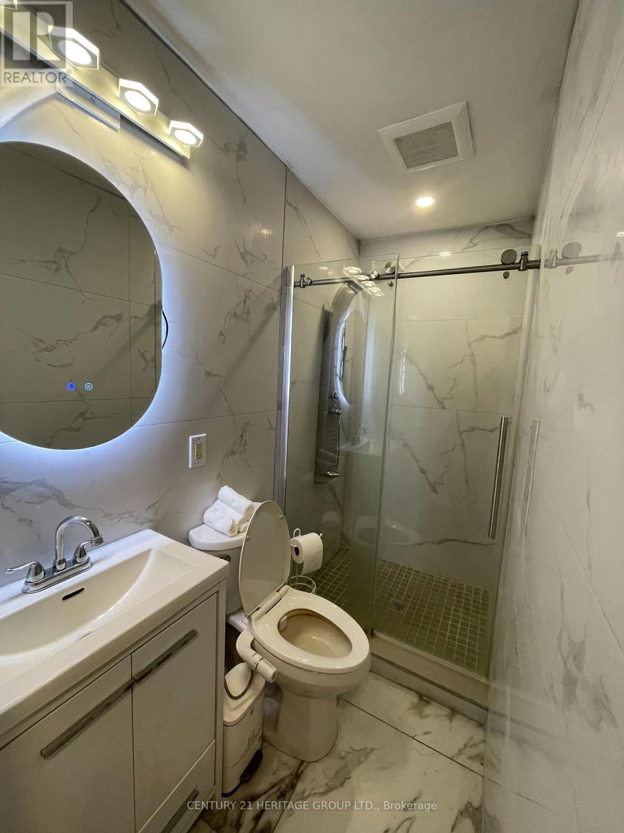 82 Harrison Drive, Newmarket, Ontario  L3Y 4P4 - Photo 38 - N12495592