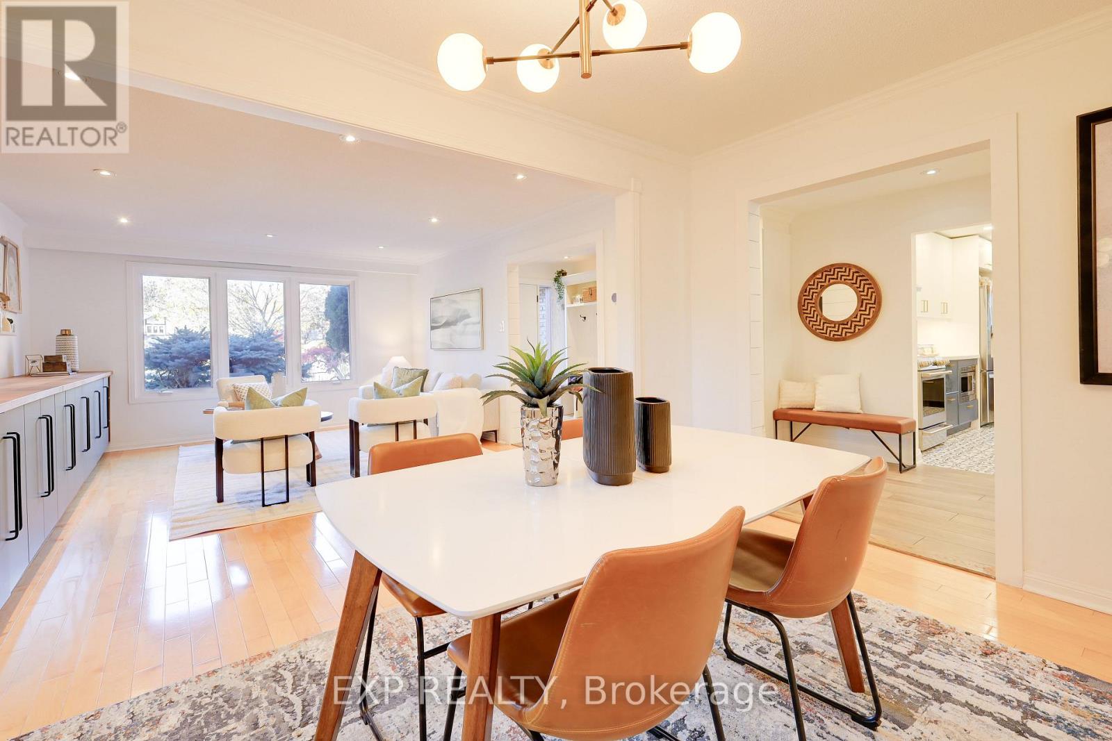 8 Renata Place, Markham, Ontario  L3R 2Y1 - Photo 11 - N12487088