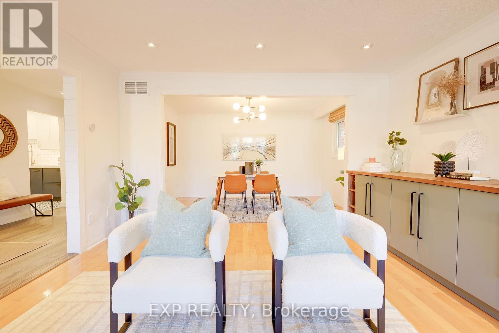 8 Renata Place, Markham, Ontario  L3R 2Y1 - Photo 9 - N12487088