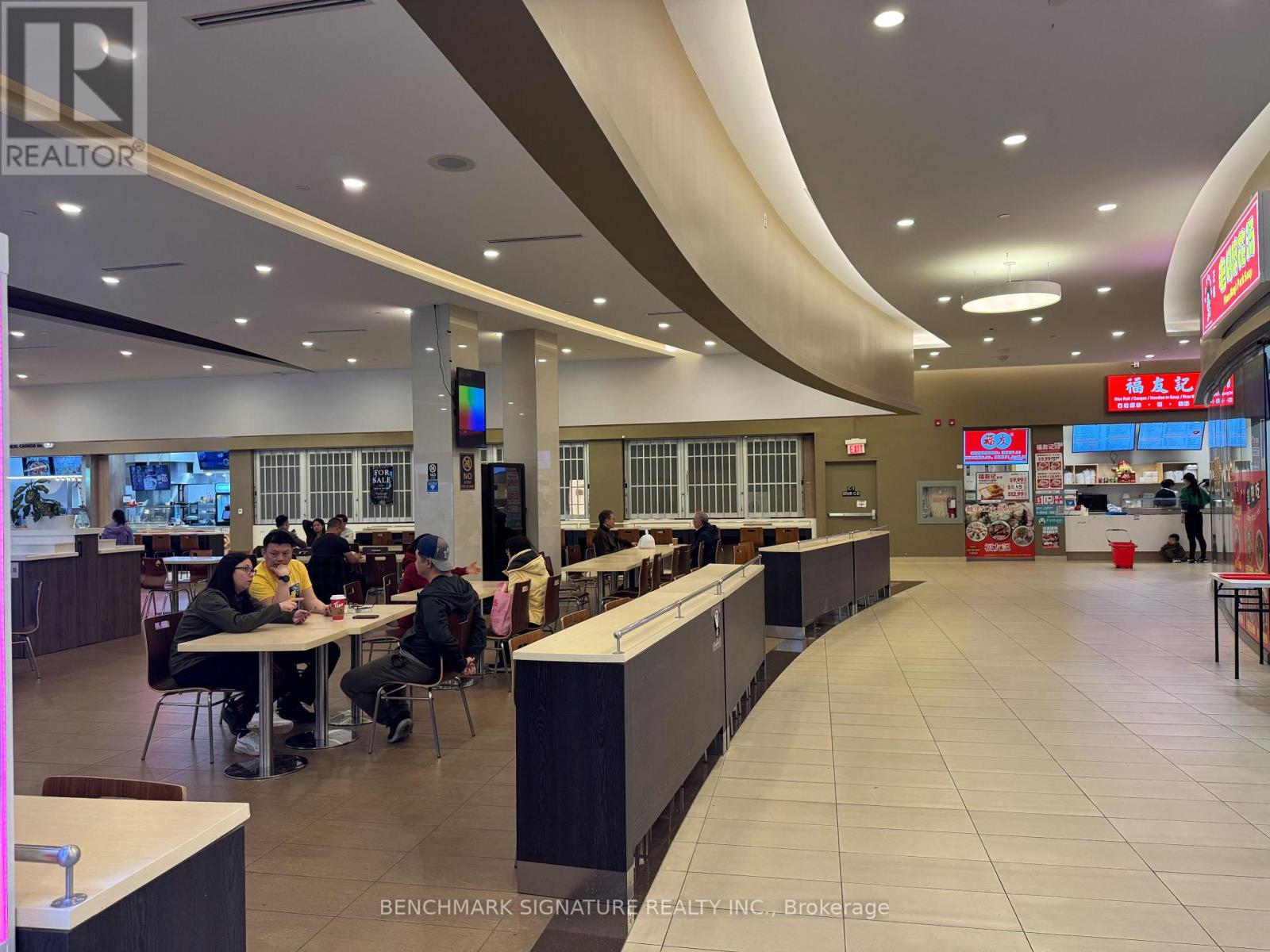 9390 Woodbine Avenue, Markham, Ontario  L6C 0M5 - Photo 3 - N12405199