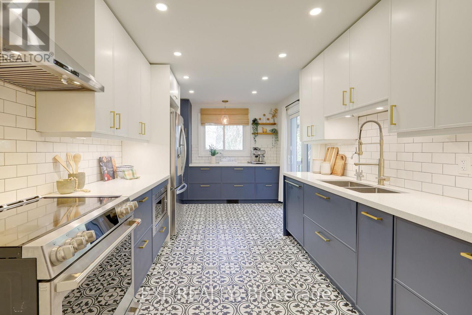 8 Renata Place, Markham, Ontario  L3R 2Y1 - Photo 12 - N12487088