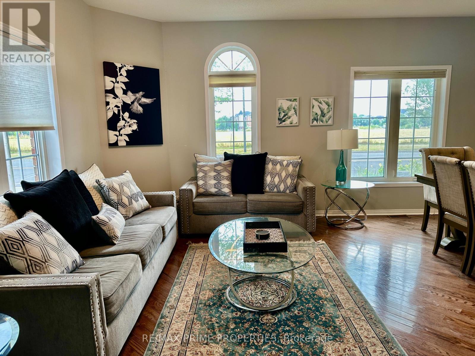 152 Whites Hill Avenue, Markham, Ontario  L6B 1C7 - Photo 5 - N12444678