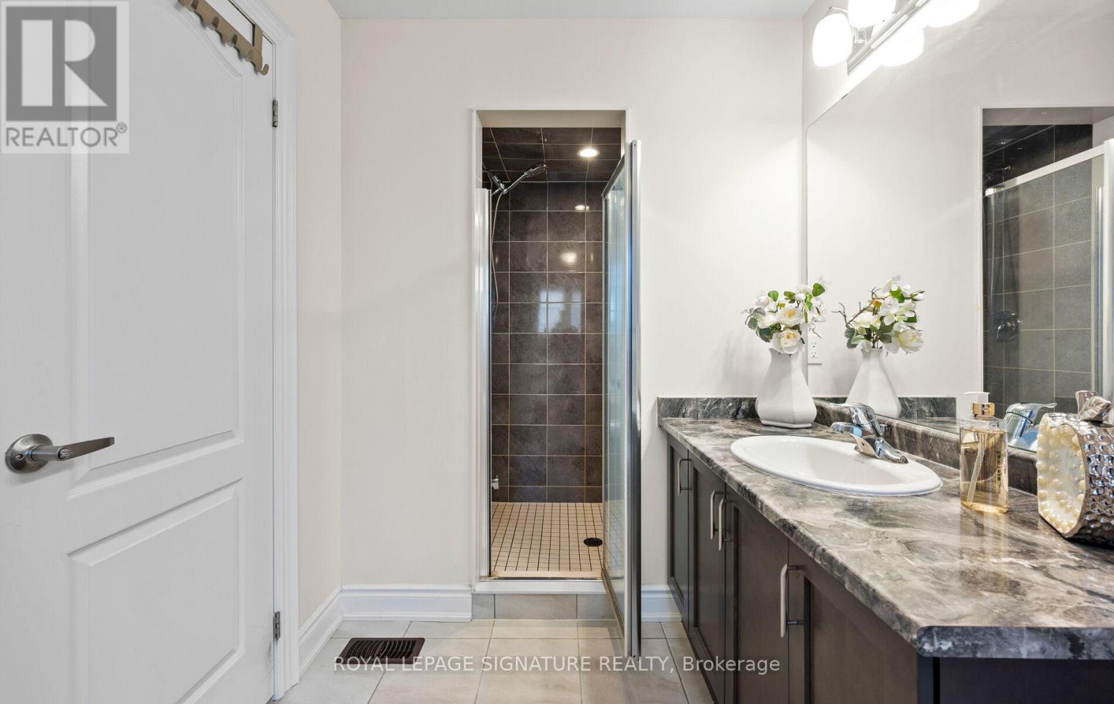 35 Clara May Avenue, East Gwillimbury, Ontario  L9N 0R4 - Photo 33 - N12493468