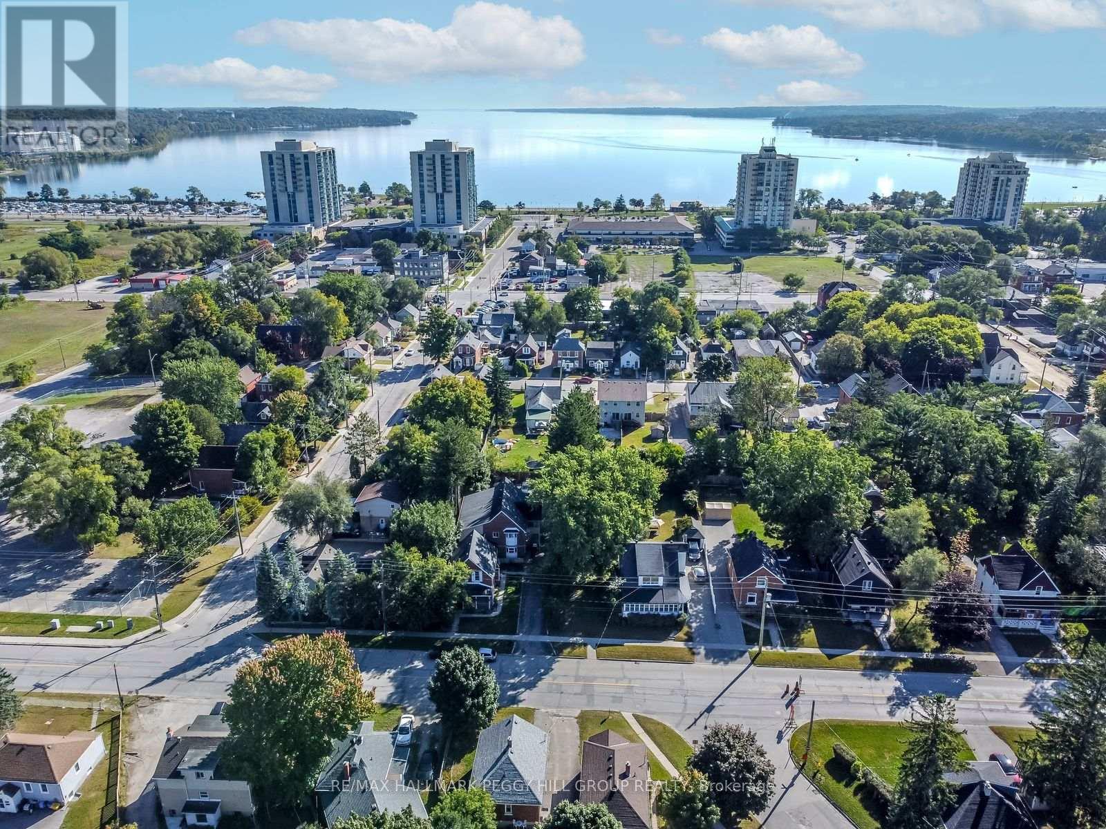 81 Innisfil Street, Barrie, Ontario  L4N 3E3 - Photo 2 - S12358947