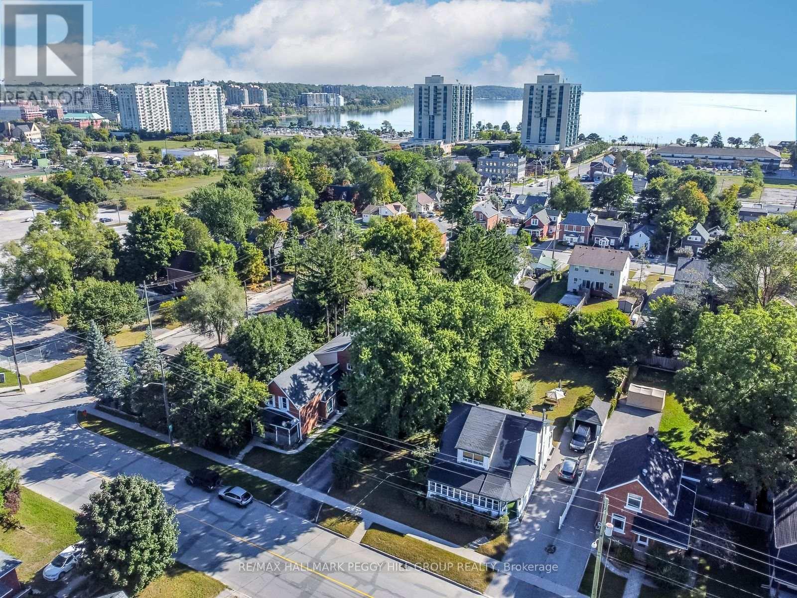 81 Innisfil Street, Barrie, Ontario  L4N 3E3 - Photo 10 - S12358947