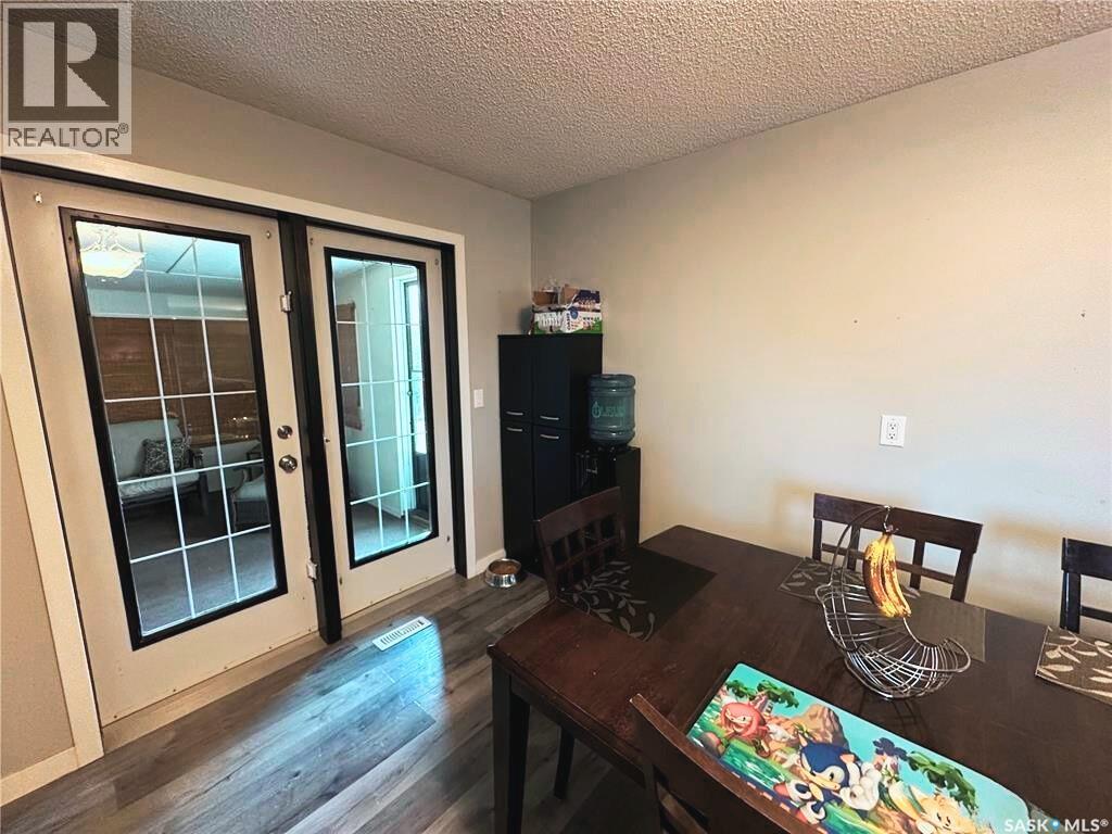 331 4th Street, Weyburn Rm No. 67, Saskatchewan  S0C 1X0 - Photo 5 - SK022112