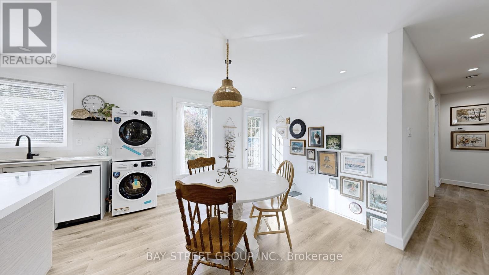 Main Floor - 142 Patterson Road, Barrie, Ontario  L4N 3W4 - Photo 10 - S12492194