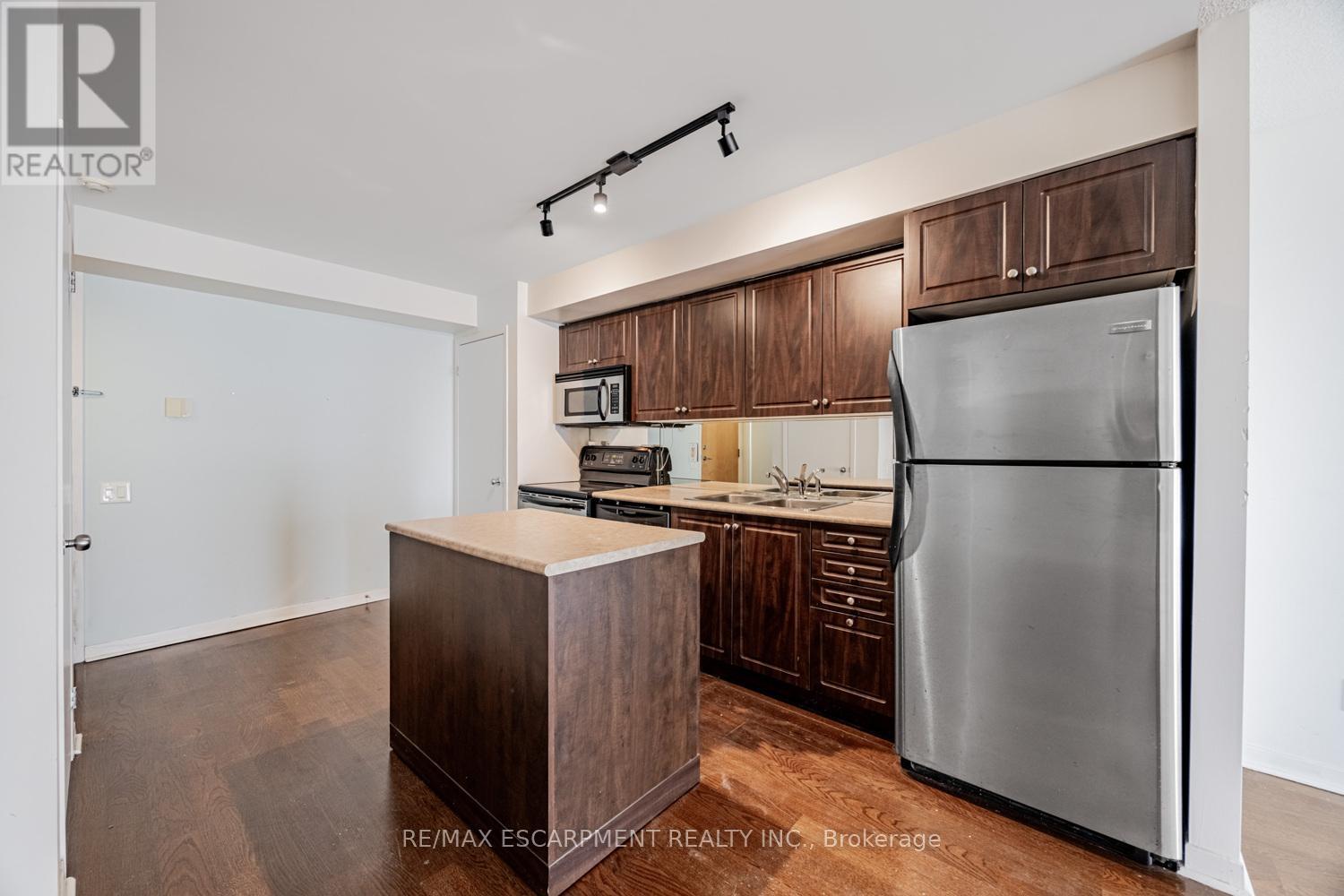312 - 1040 The Queensway, Toronto, Ontario M8Z 0A7 - Photo 12 - W12452994