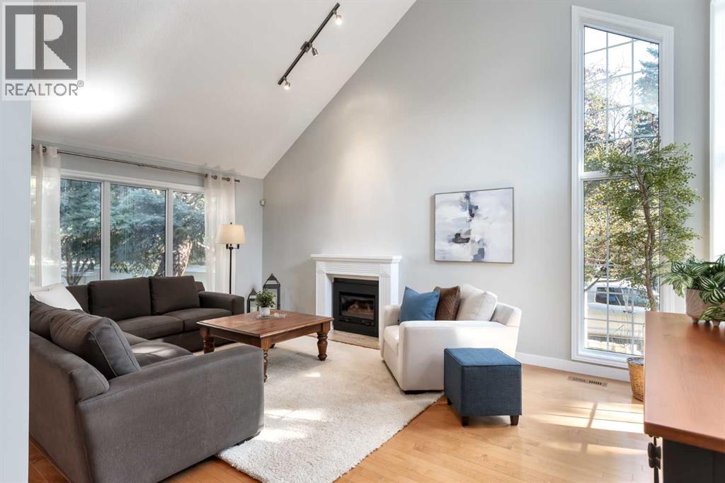 4 Wood Willow Place Sw, Calgary, Alberta  T2W 4H5 - Photo 4 - A2259333