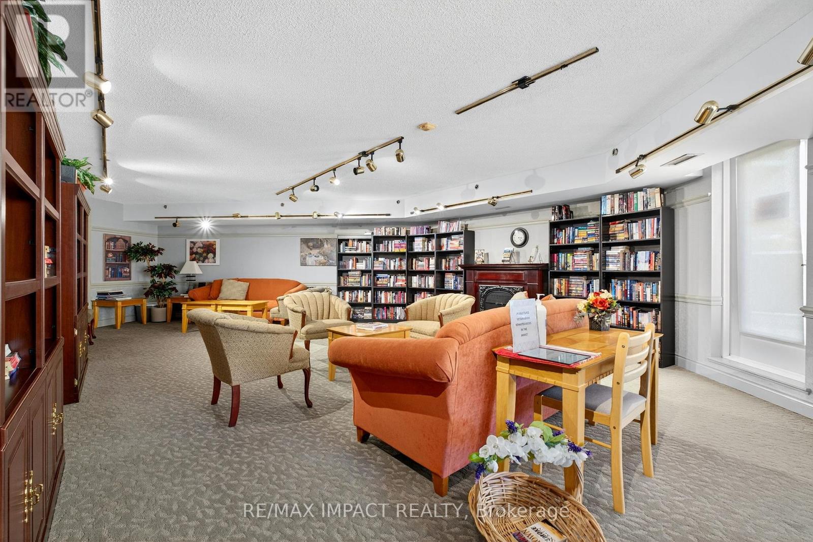 204 - 10 Dayspring Circle, Brampton, Ontario L6P 1B9 - Photo 21 - W12475701