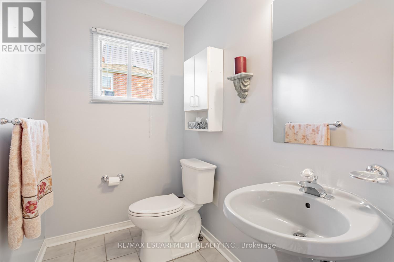 267 Macedonia Crescent, Mississauga, Ontario L5B 3R9 - Photo 20 - W12476609