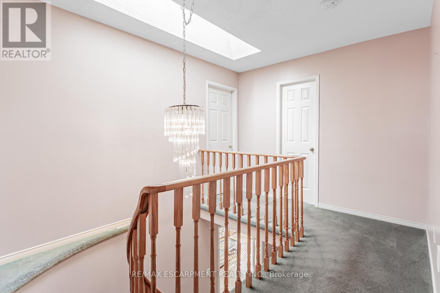 267 Macedonia Crescent, Mississauga, Ontario L5B 3R9 - Photo 21 - W12476609