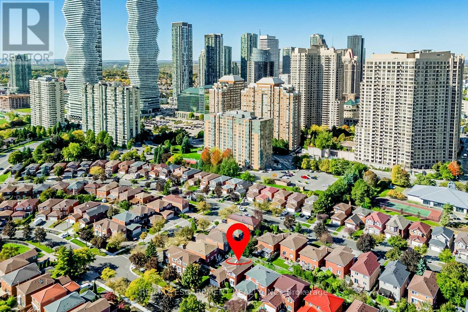 267 Macedonia Crescent, Mississauga, Ontario L5B 3R9 - Photo 45 - W12476609