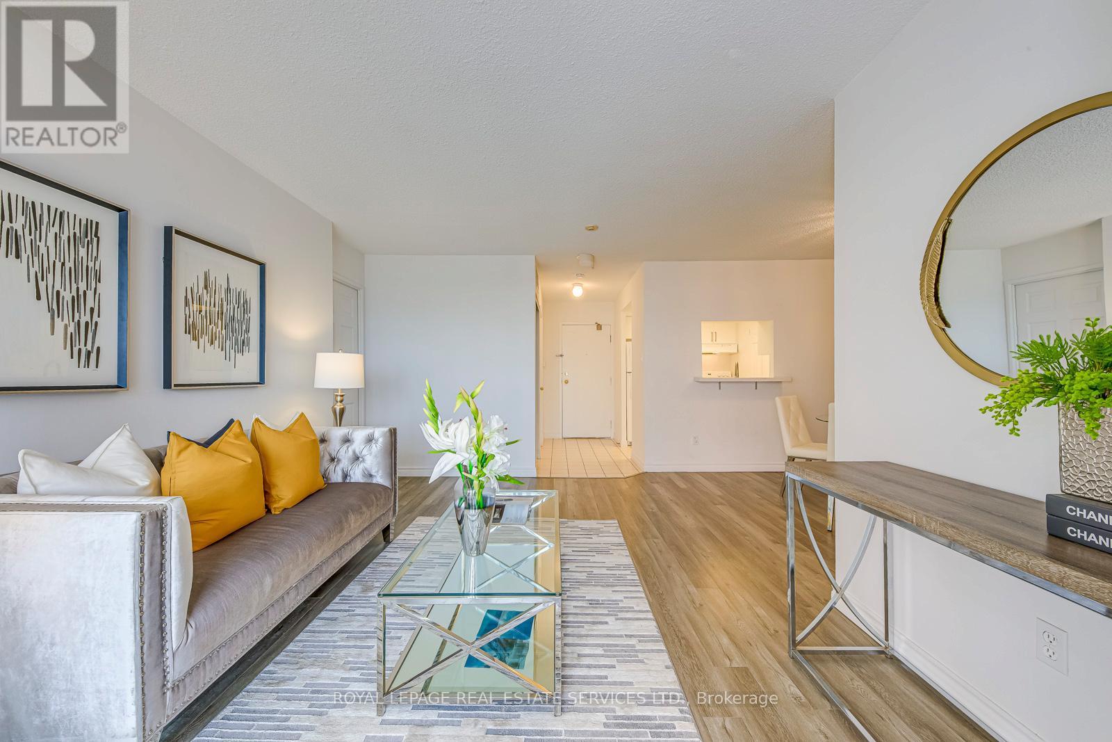 1008 - 265 Enfield Place, Mississauga, Ontario  L5B 3Y7 - Photo 10 - W12490126