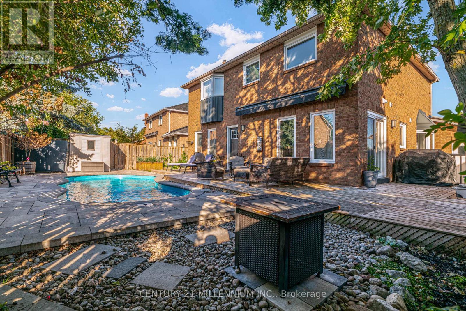 28 Bristol Avenue, Brampton, Ontario  L6X 2B3 - Photo 5 - W12492592