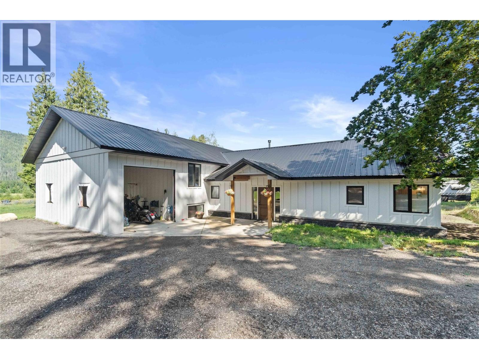 22 Parsons Road, Mara, British Columbia  V0E 2K0 - Photo 17 - 10356657